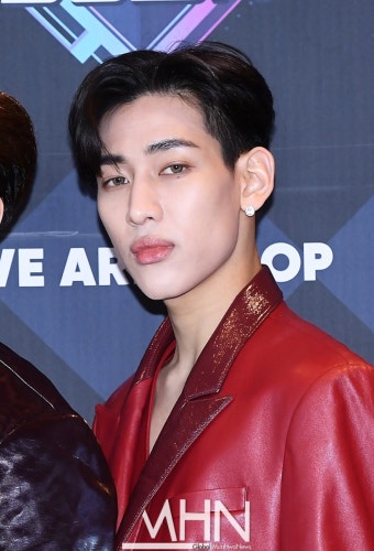 [MHN포토] 갓세븐 뱀뱀 '눈빛에 빠져들어'
