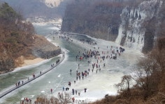 내달 11일부터 철원 한탄강 얼음 트레킹축제 열려, 강물 위를 걸으면서 절경 감상해요