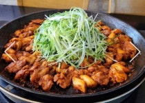 생방송투데이 오늘의 맛집 수원 공방 거리 골목 빵집, 국내 최초 파닭갈비, 진짜배기 묵밥 맛집 위치는?