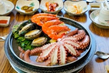 생방송투데이 오늘 방송 맛집은? 케이크, 마카롱, 능이요리, 떡볶이 맛집 소개