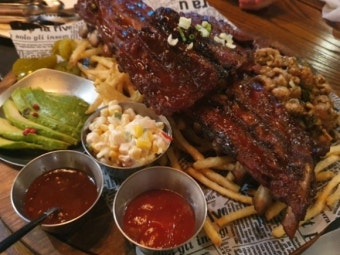 SBS '생방송 투데이' 오늘 방송 맛집은? 스테이크 무한리필, 바다 한정식, 바베큐 등 소개