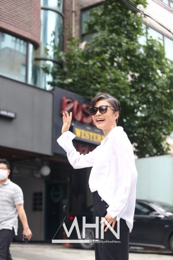 오래살고볼일 우승 시니어모델 윤영주 '모범이 된 것 같아, 책임감을 느껴'