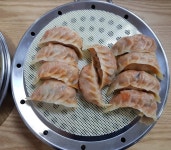 생방송 투데이 오늘 방송 맛집 위치는? 비빔밥 와플, 전주빵, 고로케, 순대, 만두 맛집 소개