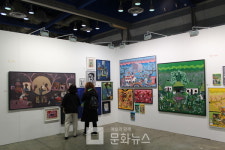 [포토 리뷰] 코엑스 2021 조형아트서울, 미술시장 순풍에 매출도 쑥~