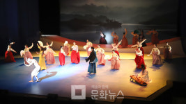 [기고] 경계를 넘나드는 흐름의  새 춤, 패강가