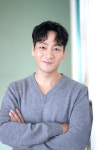 배우 박해수, 결혼 2년여 만에 득남···오징어 게임 부동의 넷플 1위