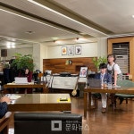 [달빛탐방] 사소한 것에 머무를 줄 아는 춘천연극제···춘천연극제가 날개를 달아줘요