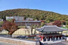 소도시 작은 고등학교, 공주사대부고 공교육 자존심 지키기