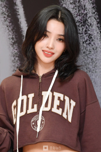 [문화픽톡] (여자)아이들 소연, 쿨+시크 모먼트 '톰보이'룩 완성