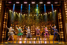 [리뷰] 식스 더 뮤지컬, 짧고 굵게 폭발하는 팝콘서트