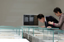 윤석열 대통령, 한글날 맞아 국립한글박물관 깜짝 방문