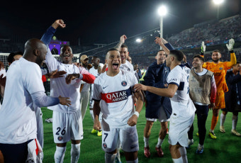'대역전극' PSG, 바르셀로나 잡고 챔스 4강 진출...이강인 13분