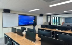 스마트터치, 죽산중고등학교 3종 판서프로그램이 적용된 무반사 더블 에칭 전자칠판 제공