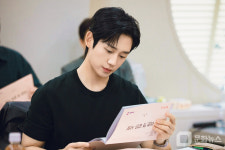 넷플릭스 '이런 엿 같은 사랑', 정해인·하영 캐스팅 확정