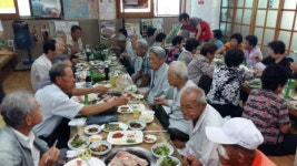 합천 야로면 매촌2구 한준열 이장 어르신 효 나눔 식사 대접