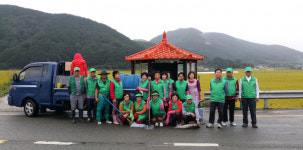 고성 대가면 새마을지도자협의회 버스승강장 정비활동 실시