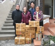 마산 참사랑봉사회 권영수·김정자 부부 위문품 전달