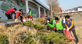 진주 성북동 세계 물의 날 하천정화 활동