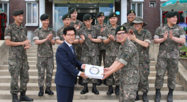 사천시장 12사단 방문 국군장병 위문