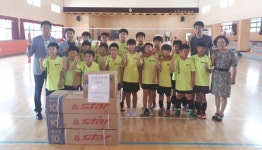 한국전력 전광인 선수 모교 하동초교에 선물