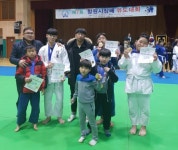 하동유도관 창원시장배 유도대회 휩쓸어