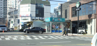 드라이브 스루 늘어나는데 안전은 뒷전