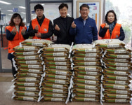 진주 상평동 동부교회 사랑의 쌀 기탁