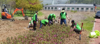 진주 사봉면 자연보호협의회 꽃길 조성