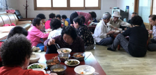 거창 위천면 다함께 식사하고 즐겁게 일해요