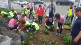 진주 초장동 봉사단체 아름다운 꽃화단 조성
