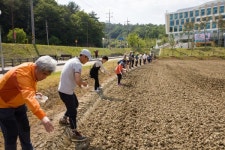 경남과기대 108년 전통의 권농일 행사