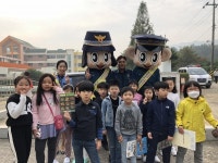 창원서부경찰서 우리아이 안심 등굣길 캠페인 실시