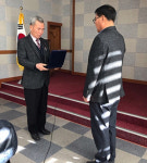 합천 묘산면 사회단체 김해식 과장에 감사패 전달