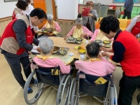 롯데몰진주점, 가정의달 맞아 봉사활동 펼쳐