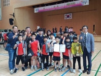 통영 죽림초 축구·배드민턴 금빛 우승 트로피 번쩍