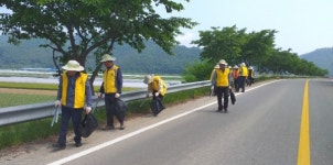 합천 적중미타노인 자원봉사클럽 환경정화활동 실시