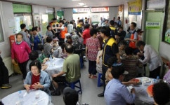 한국공인중개사협회 진주시지회 짜장면 나눔행사