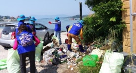 대한노인회 사천시지회 합동 해변 환경정화 활동 전개