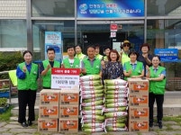 진해 병암동, 홈플러스서 사랑물품기탁·봉사활동 전개