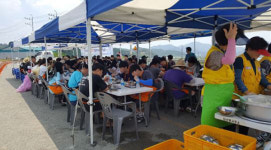 함안군자원봉사센터 대산면 LH밥차 봉사 펼쳐