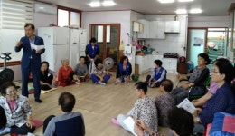 진해구 이동, 경로당 방문 어르신 교통안전 당부