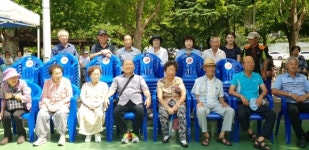 진주 상봉동단체장협의회 간이의자 지원