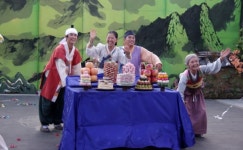 산청 동의보감촌 상설 마당극 인기몰이