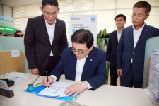 허성무 창원시장 필승코리아 펀드 물결 동참