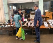 전덕규 초계면장, 추석 맞이 초계시장 방문