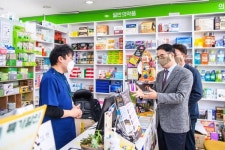 장충남 남해군수, 약국·소상공인 애로사항 청취