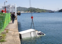 창원해경, 차량 해상추락 인명피해 없어