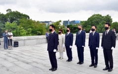 진주시의회, 충혼탑 참배로 후반기 의정활동 시작