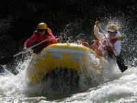 스릴있는 산청 경호강 래프팅을 즐겨보자