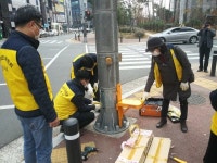 진주 초장동 횡단보도 앞 쉼의자 설치